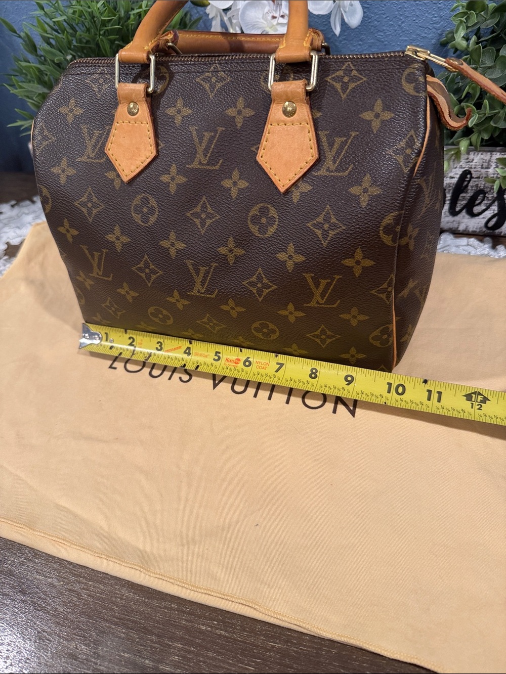 Authentic Louis Vuitton Speedy 25 monogram - Picture 13 of 15